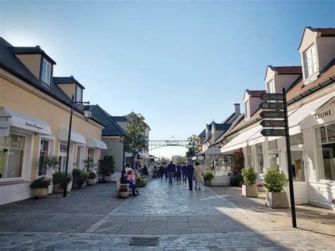 la village outlet paris.